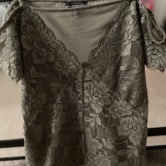 Guess olive green lace top - Picture 2 of 4
